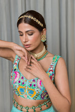 Load image into Gallery viewer, Swarovski Crystal Earrings With Green Beads