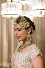 Load image into Gallery viewer, Swarovski Crystal Passa