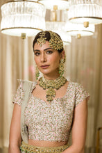 Load image into Gallery viewer, Swarovski Crystal Passa