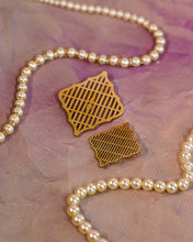 Load image into Gallery viewer, Leaf Gold Kalgi