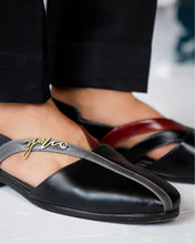 Load image into Gallery viewer, V Strap Caligae