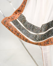 Load image into Gallery viewer, White Stole