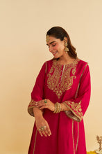 Load image into Gallery viewer, AYRA - SHORT CHAUGA WITH SALWAR
