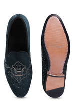 Load image into Gallery viewer, Regal Emerald Emblem Slip-Ons
