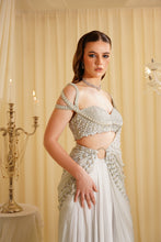 Load image into Gallery viewer, Arche off-white drape saree set
