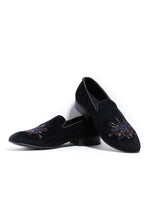 Load image into Gallery viewer, Midnight Crest Velvet Mojdis
