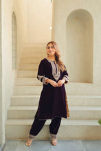 Load image into Gallery viewer, Zyra - Short Kurta with Salwar
