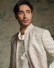 Load image into Gallery viewer, Honeyed Ivory Pearl Short Jacket set
