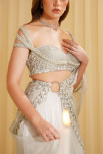 Load image into Gallery viewer, Arche off-white drape saree set

