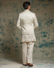 Load image into Gallery viewer, Honeyed Ivory Pearl Short Jacket set
