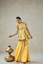 Load image into Gallery viewer, Yellow Patola Silk Suit Salwar Set
