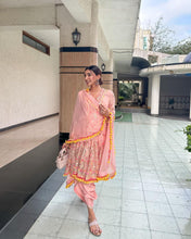 Load image into Gallery viewer, Juhi Godambe in Priyal dhoti set
