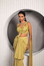Load image into Gallery viewer, GOLD TAN SAREE
