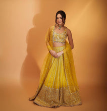 Load image into Gallery viewer, Ishika Lehenga Set
