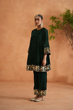 Load image into Gallery viewer, Emerald green velvet embroidered tunic and pants
