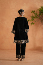 Load image into Gallery viewer, Black velvet embroidered tunic and pants
