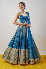 Load image into Gallery viewer, Nila Lehenga Set
