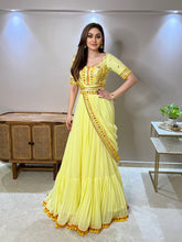 Load image into Gallery viewer, Shefali Jariwala in Shefali gown set
