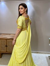 Load image into Gallery viewer, Shefali Jariwala in Shefali gown set
