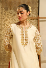 Load image into Gallery viewer, Short kurta with sharara and odhni
