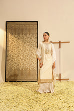 Load image into Gallery viewer, Straight kurta with crushed silk skirt and crushed dupatta
