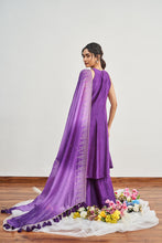 Load image into Gallery viewer, PURPLE KALIDAAR WITH PURPLE X DIRTY LILLAC SHADED DUPATTA
