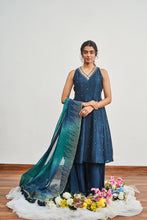 Load image into Gallery viewer, TEAL BLUE KALIDAAR WITH TEAL BLUE X BOTTLE GREEN SHADED DUPATTA
