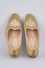 Load image into Gallery viewer, Pine Crown Velvet Loafers
