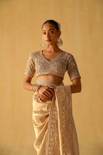 Load image into Gallery viewer, SARAA Saree &amp; Blouse
