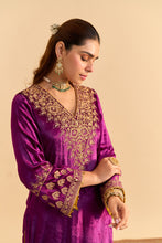 Load image into Gallery viewer, Aynaz - Deep Purple Kurta with Salwar
