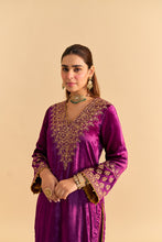 Load image into Gallery viewer, Aynaz - Deep Purple Kurta with Salwar

