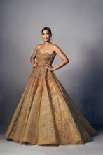 Load image into Gallery viewer, Helena Shimmer Tulle ball gown
