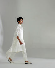 Load image into Gallery viewer, La Vie Sherwani Set
